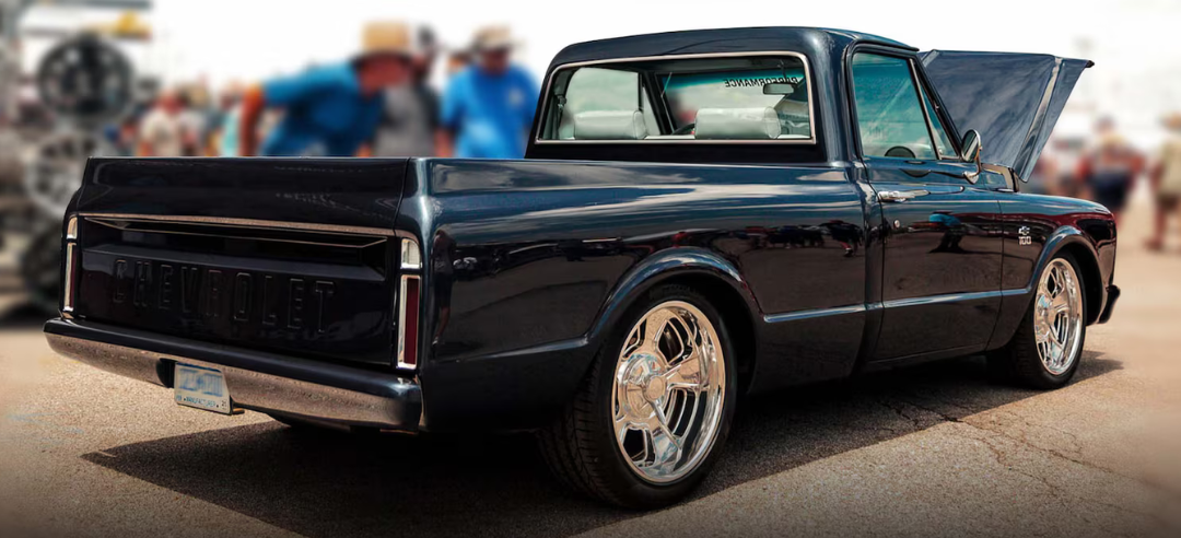 Karl L8P Car Show